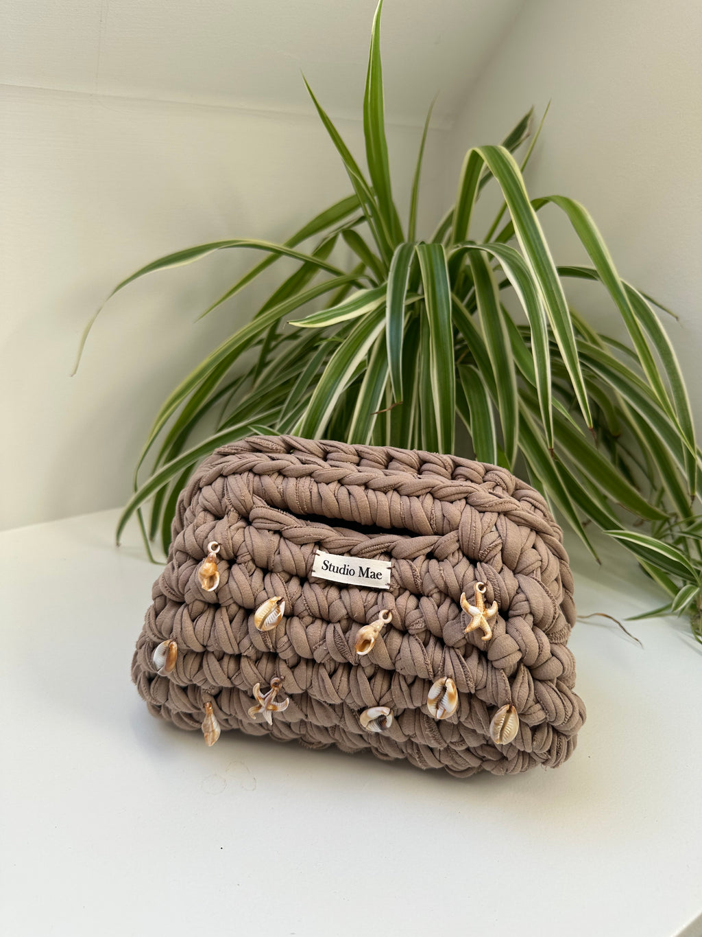 Amour Clutch