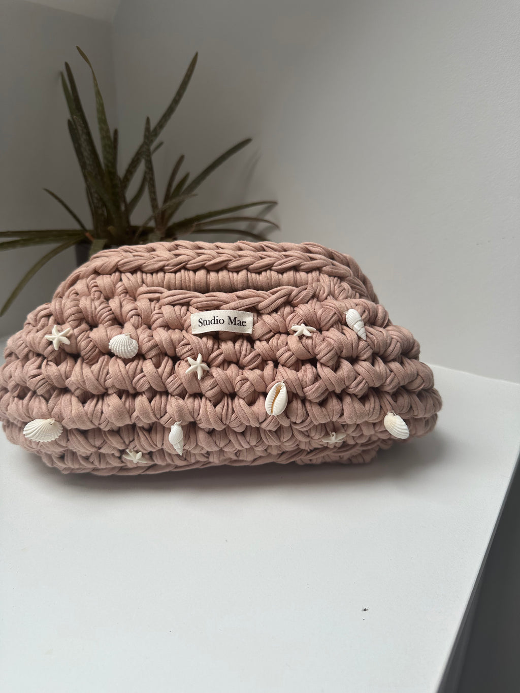 Amour Clutch