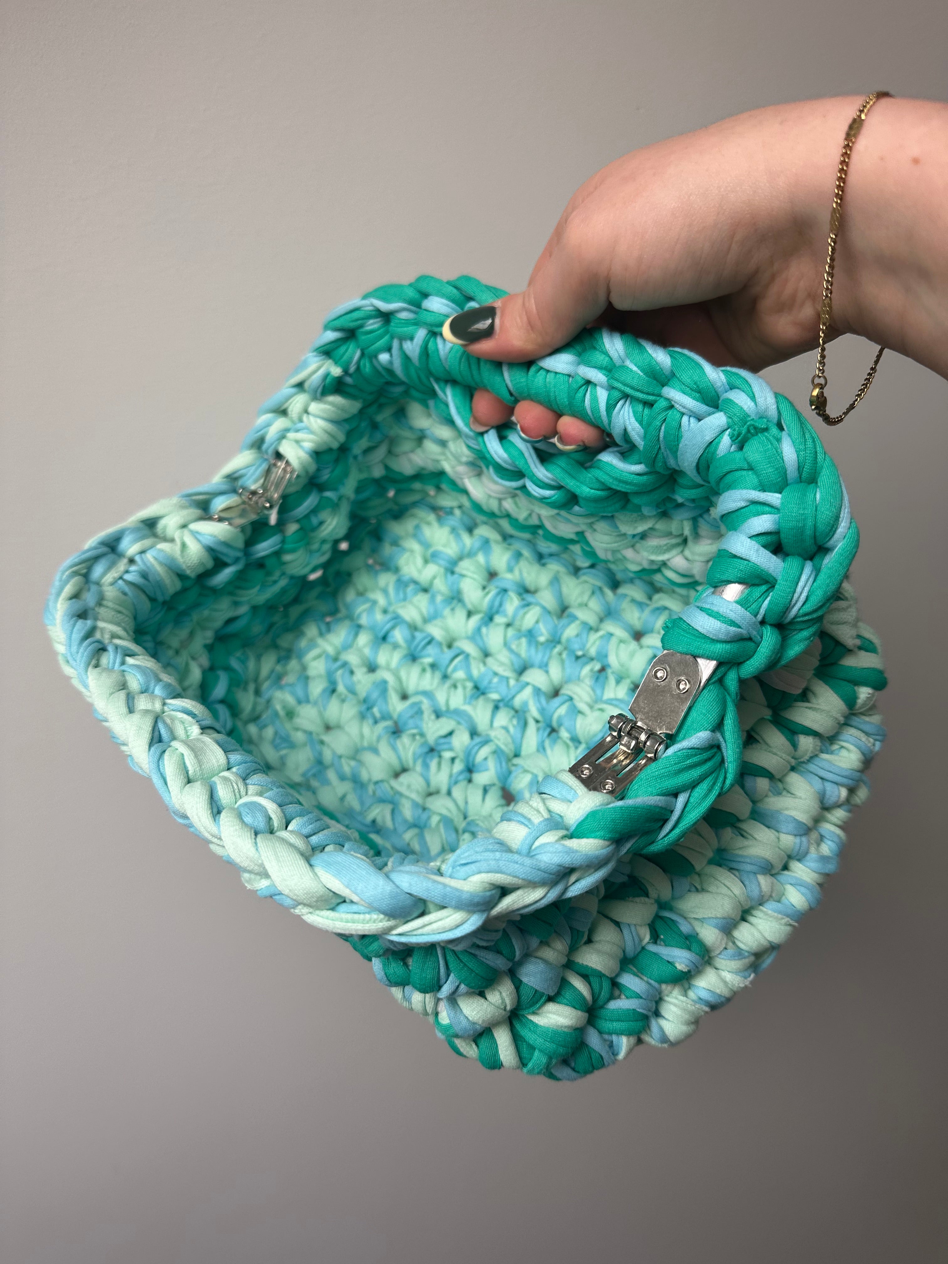 Amour Clutch