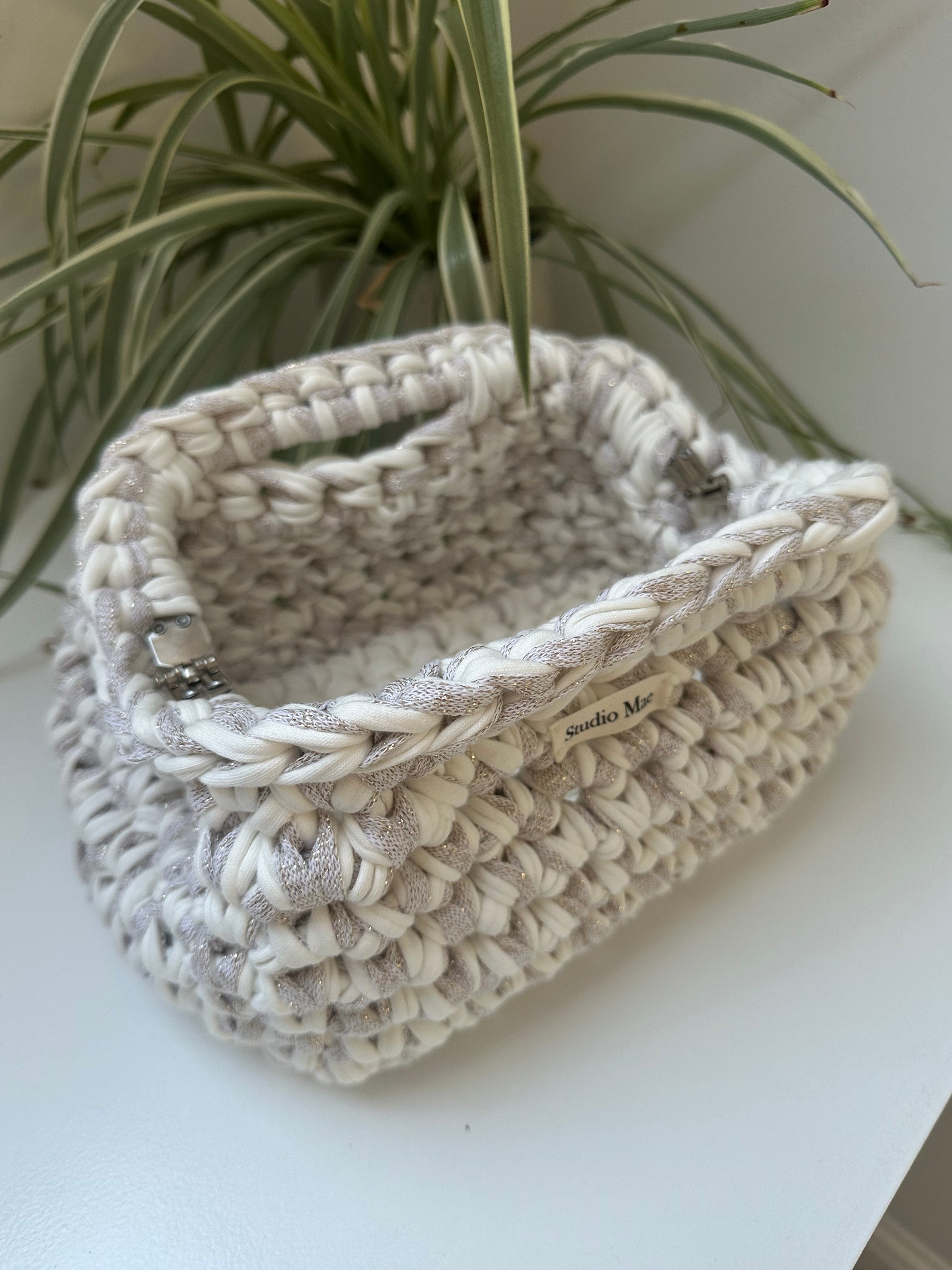 Amour Clutch