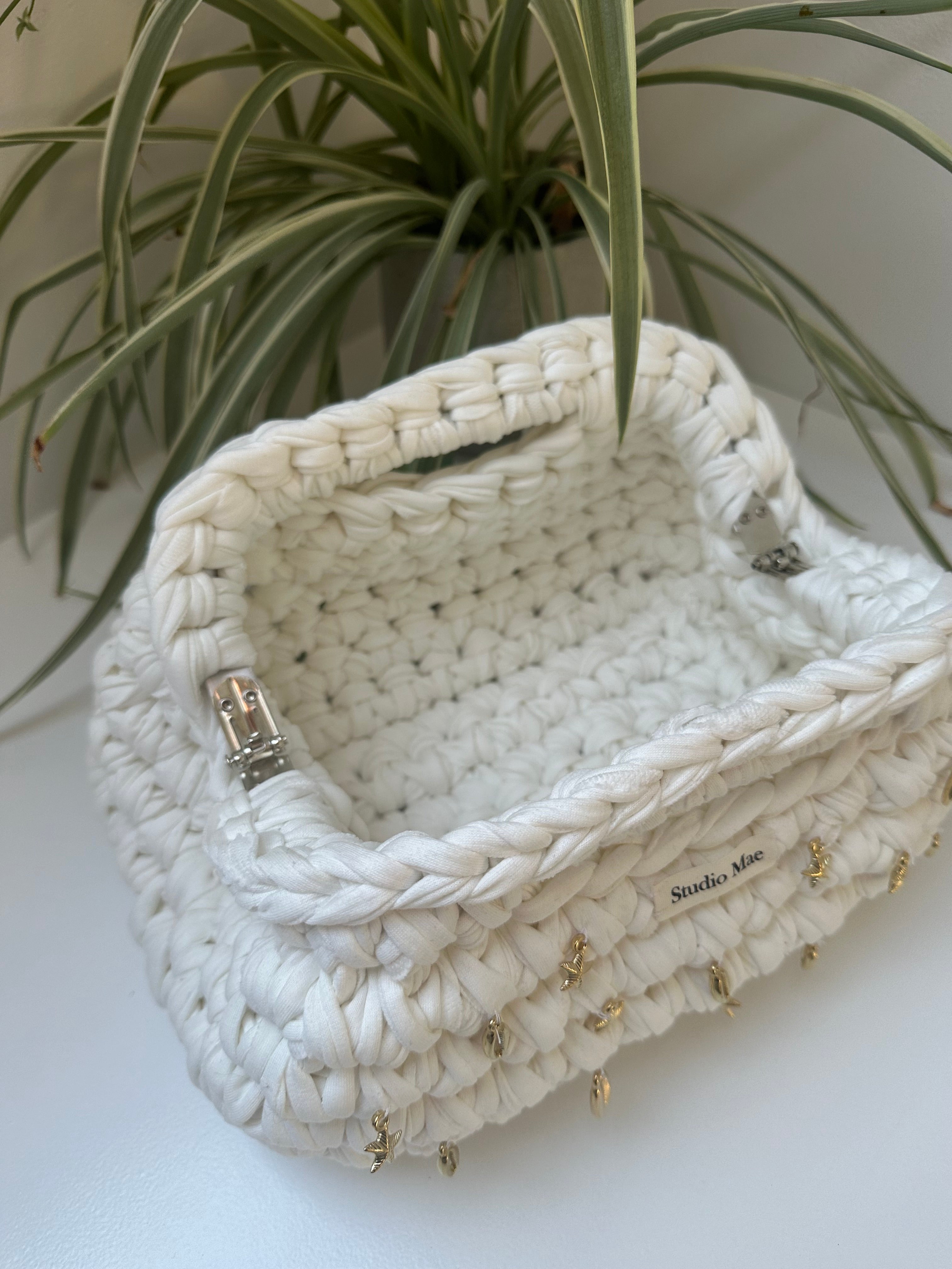 Amour Clutch